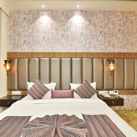 Hotel Infa Amritsar Buitenkant foto