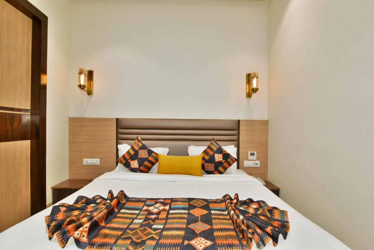 Hotel Infa Amritsar Buitenkant foto